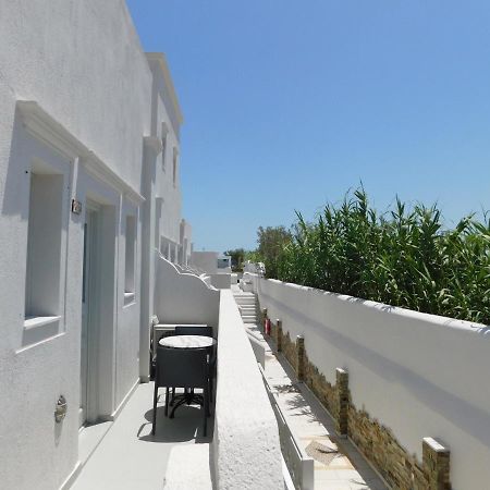 Happy Fish Rooms- Beachfront Perissa  Exterior foto
